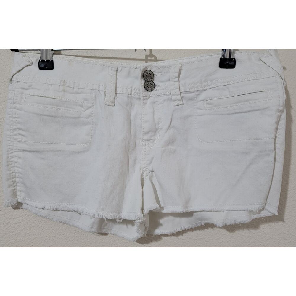 Rue 21 White Frayed Hem Women's Shorts 5 / 6 Double Button & Zip Closure